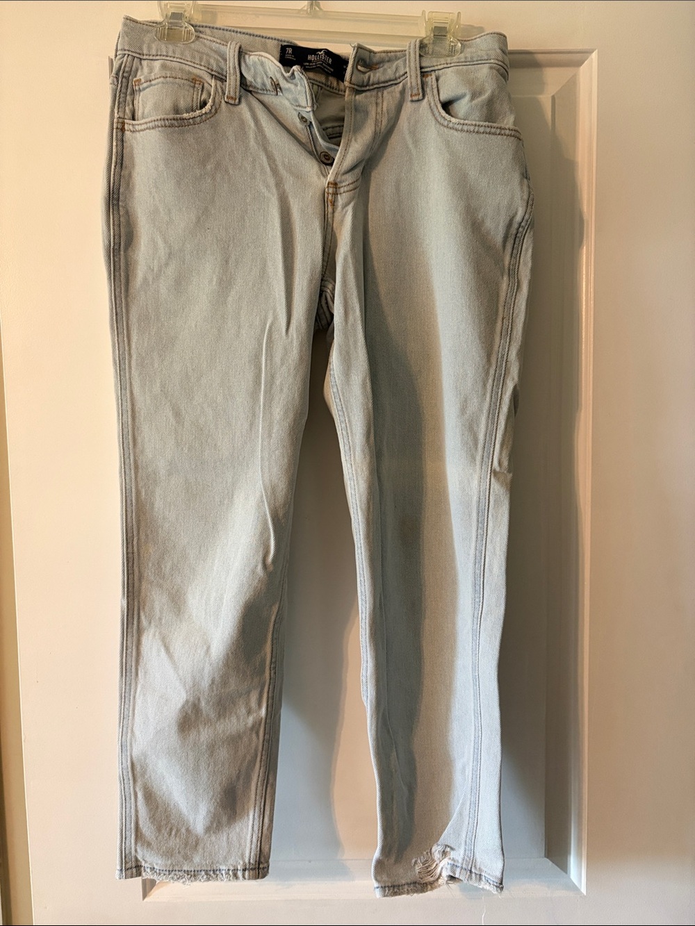 Hollister Low-Rise Crop Boyfriend Light Wash Ankle Jeans
